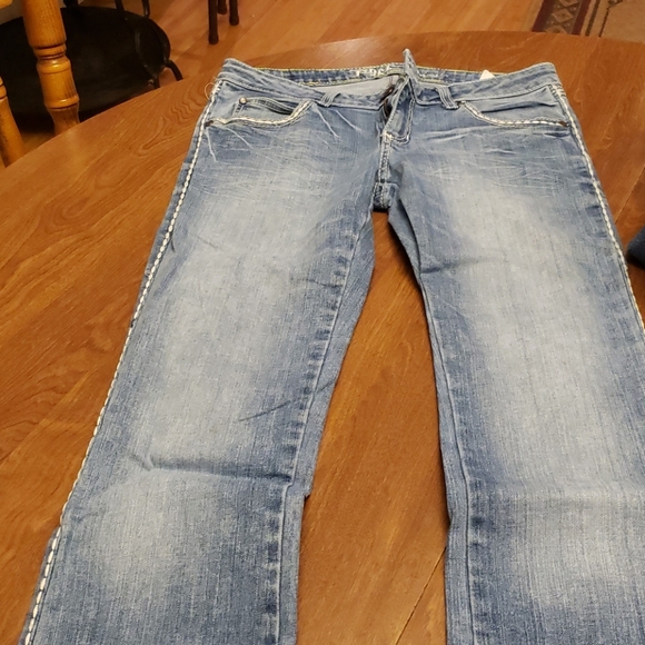 Jeans - Picture 2 of 3